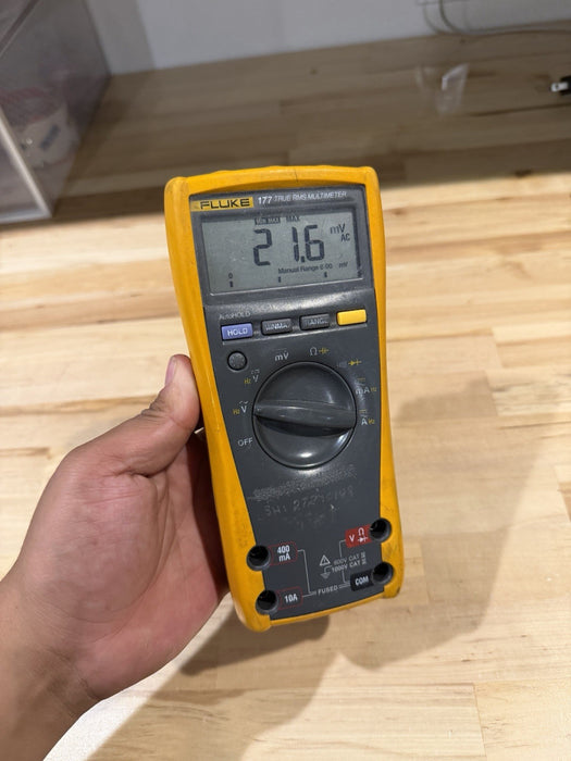 FLUKE 177 TRUE RMS MULTIMETER (PARTS ONLY) FOR PARTS DOESN’T WORK - SHIPS FAST