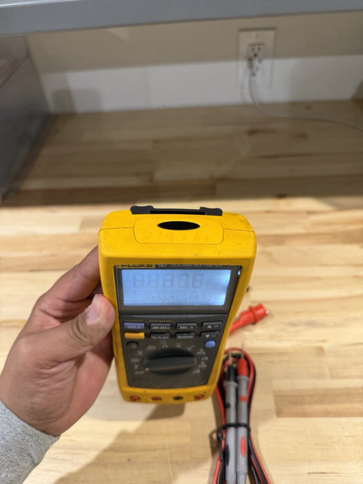 FLUKE 187 TRUE RMS MULTIMETER W/ LEADS (TESTED) SHIPS FAST