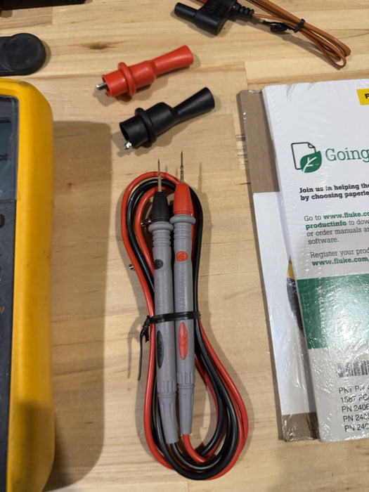 FLUKE 1507 INSULATION MULTIMETER W/ LEADS & CLIPS - SHIPS FAST