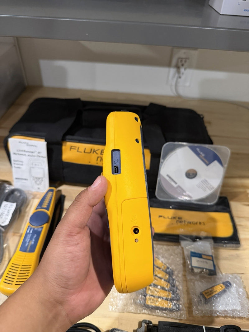 FLUKE NETWORKS LINKRUNNER AT-2000 KIT AUTO TESTER KIT RARE