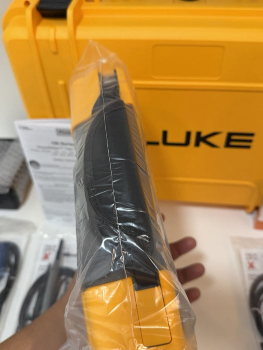 FLUKE 190-204-III S DIGITAL OSCILLOSCOPE 4CH 200MHZ 5GS/S (CALIBRATED 2025) NEW