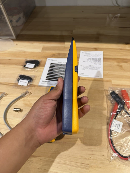 FLUKE NETWORKS INTELLITONE PRO 200 LAN TONER & PROBE Kit MT-8200-60-KIT