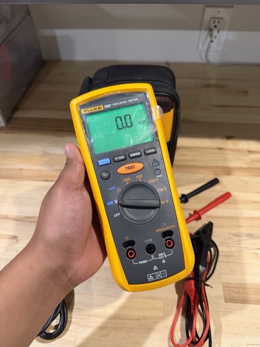 FLUKE 1507 INSULATION MULTIMETER W/ LEADS & CLIPS - SHIPS FAST