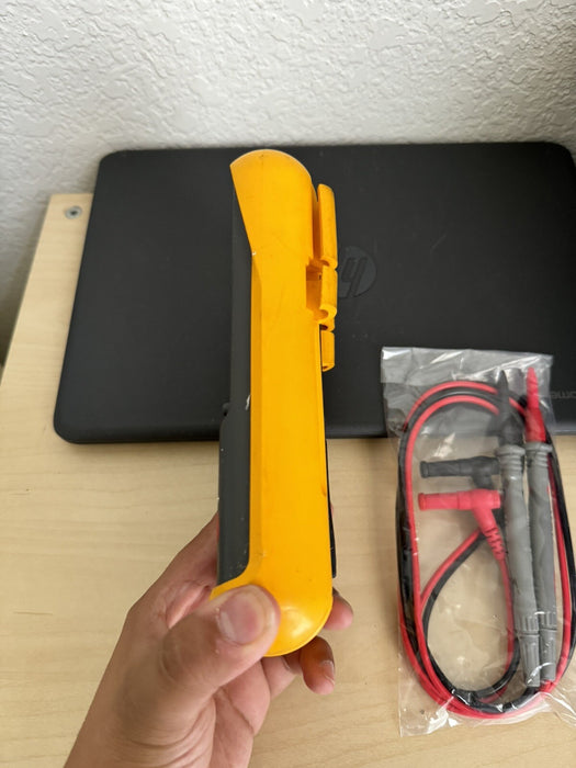 FLUKE 87 TRUE RMS MULTIMETER WITH LEADS