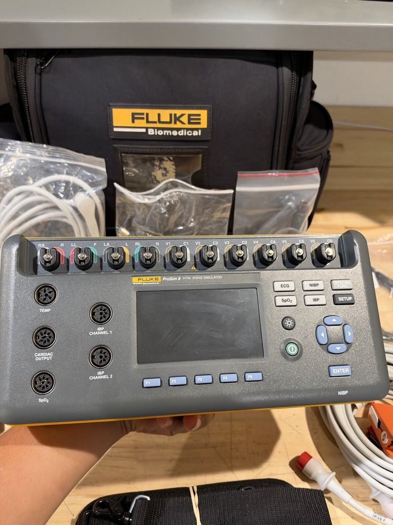 FLUKE BIOMEDICAL PROSIM 8 VITAL SIGNS SIMULATOR KIT W/ SPO2 (CALIBRATED 2026)