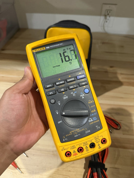 FLUKE 789 PROCESSMETER WITH LEADS & CLIPS TESTED
