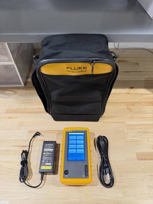 FLUKE PROSIM 4 VITAL SIGNS & ECG SIMULATOR W/ BAG & CHARGER (TESTED) SHIPS FREE