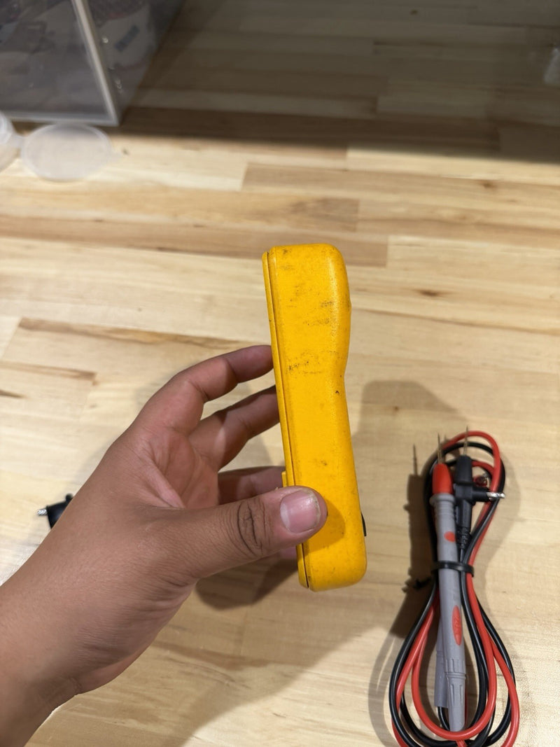 FLUKE 7-600 ELECTRICAL TESTER WITH LEADS & CLIPS TESTED