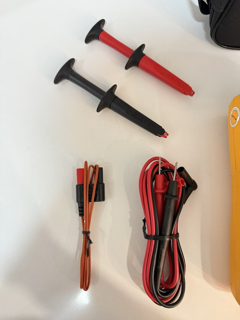 FLUKE 787B PROCESSMETER WITH ACCESSORIES & BAG TESTED